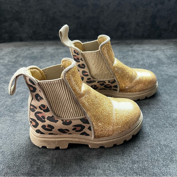Native Kensington Treklite Glitter Gold Cheetah Chelsea Boots Size 7 - Picture 1 of 7